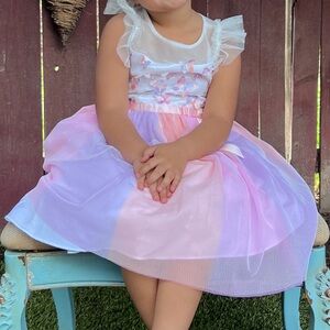 Girls size 5 EUC Butterfly dress
